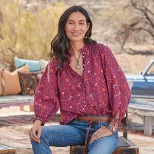 Like New Sundance Burgundy Floral Blouse 🩷